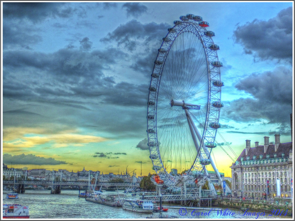 The London Eye At Dusk by carolmw