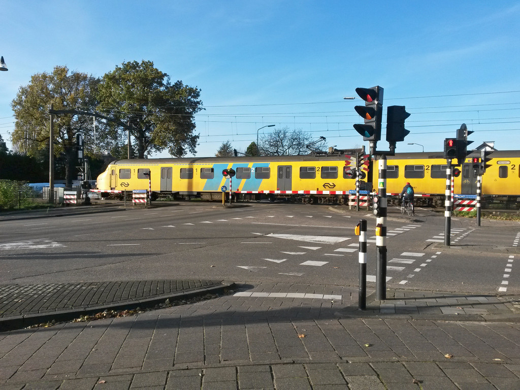 Helmond - Houtse Parallelweg by train365