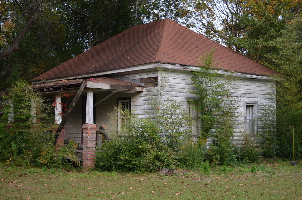 Abandoned house, Dorchester County SC by congaree