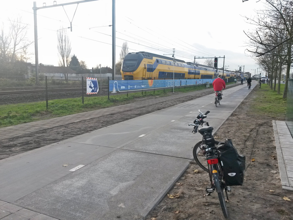 Krommenie - Provincialeweg by train365