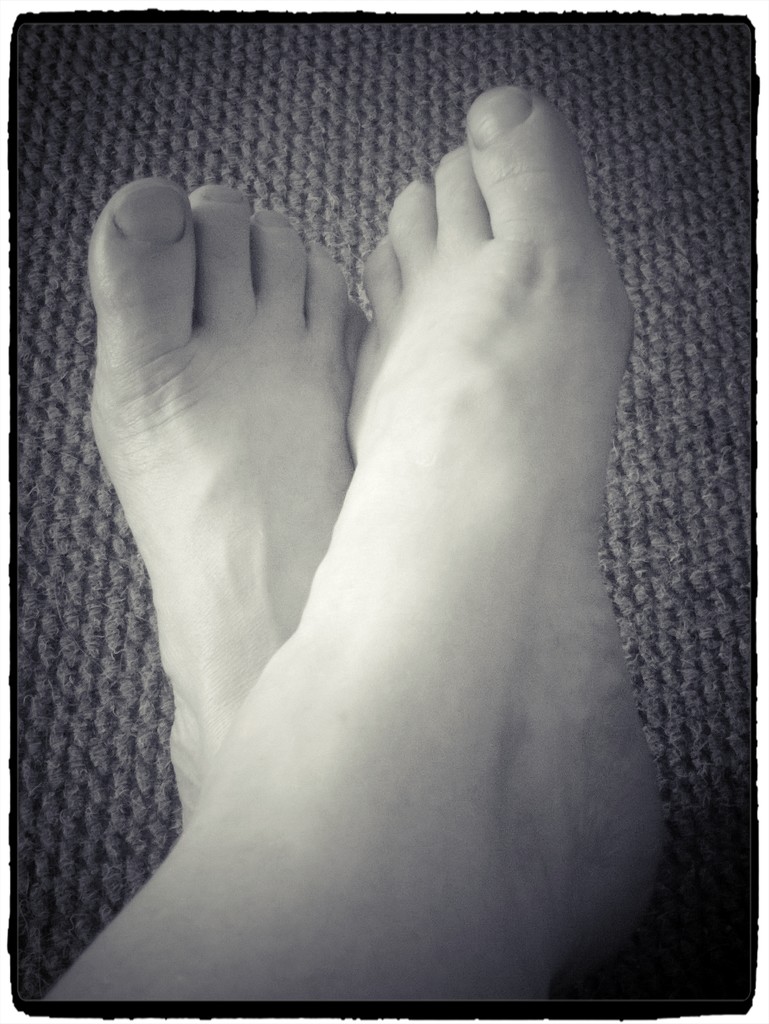 Naked Feet by salza