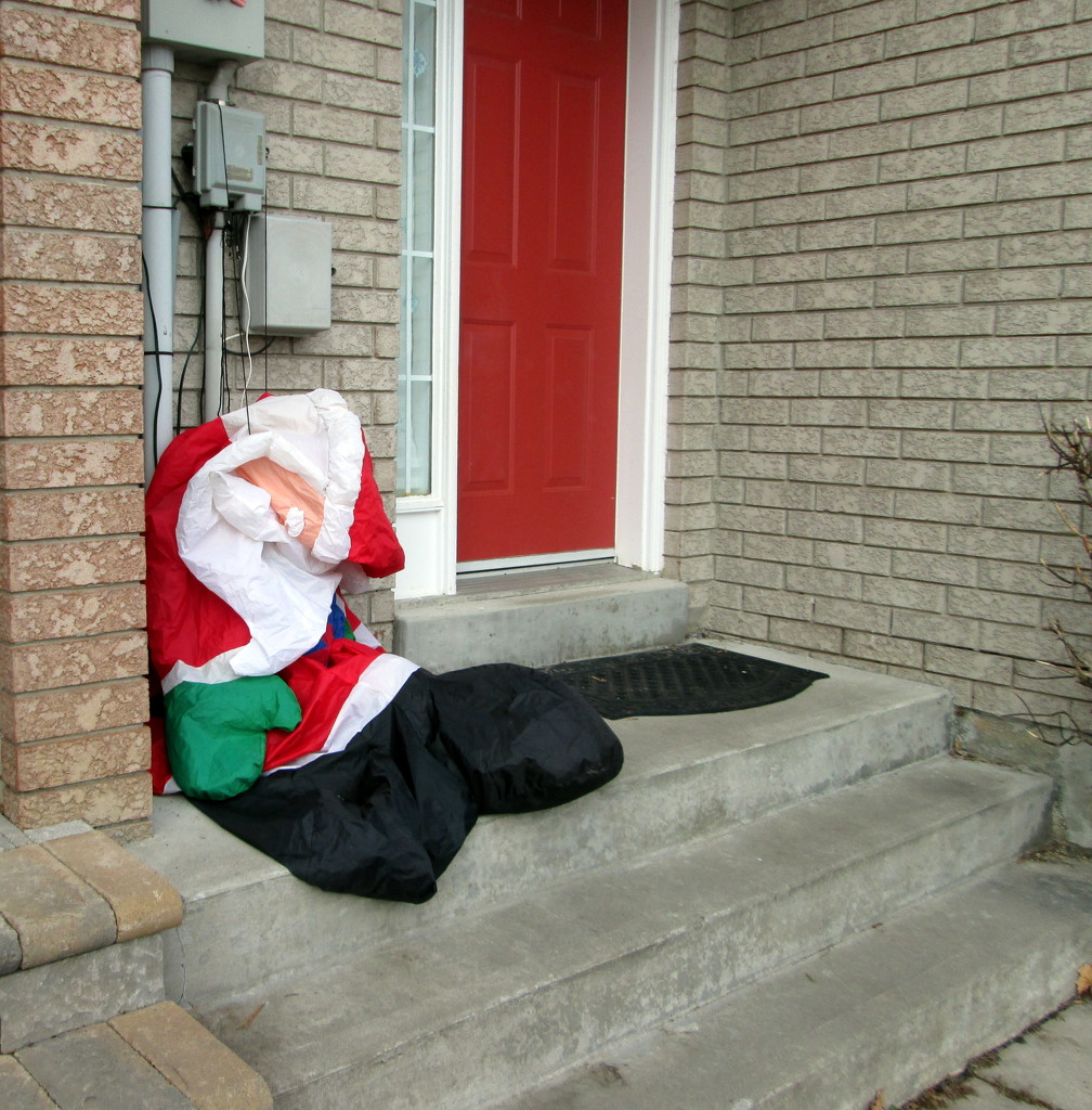 Poor Santa lost his self esteem. by bruni