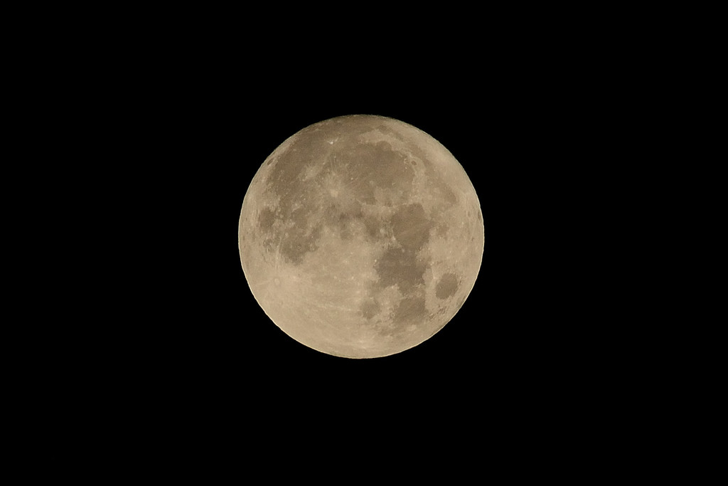 Full moon by richardcreese