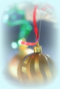 8th Dec 2014 - Bauble and Bokeh