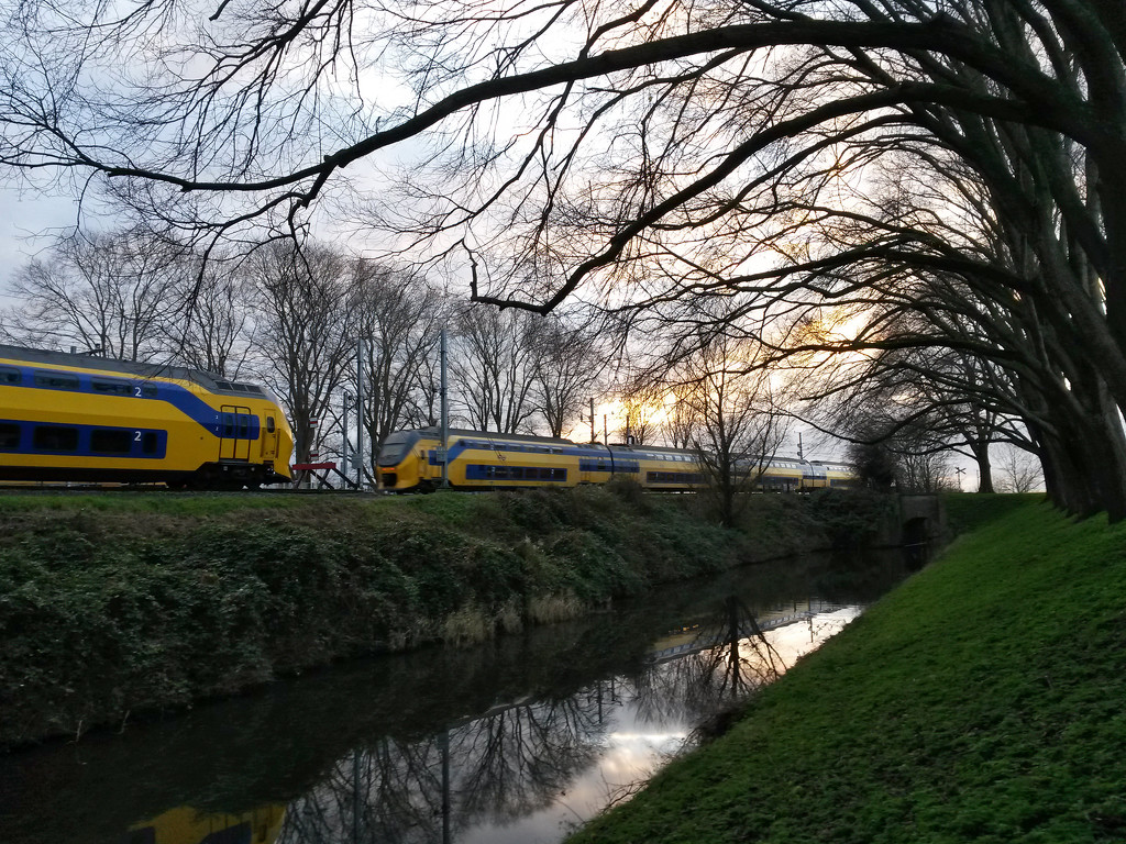 Enkhuizen - Omgelegde Burgwal by train365