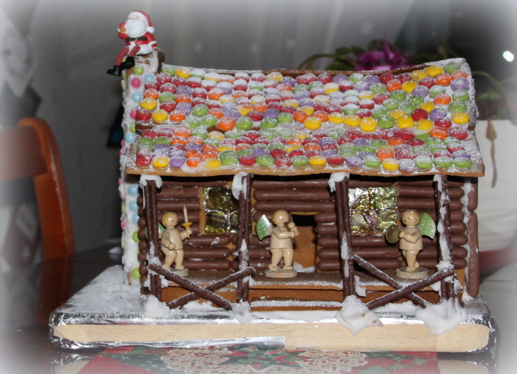 Gingerbread house by busylady