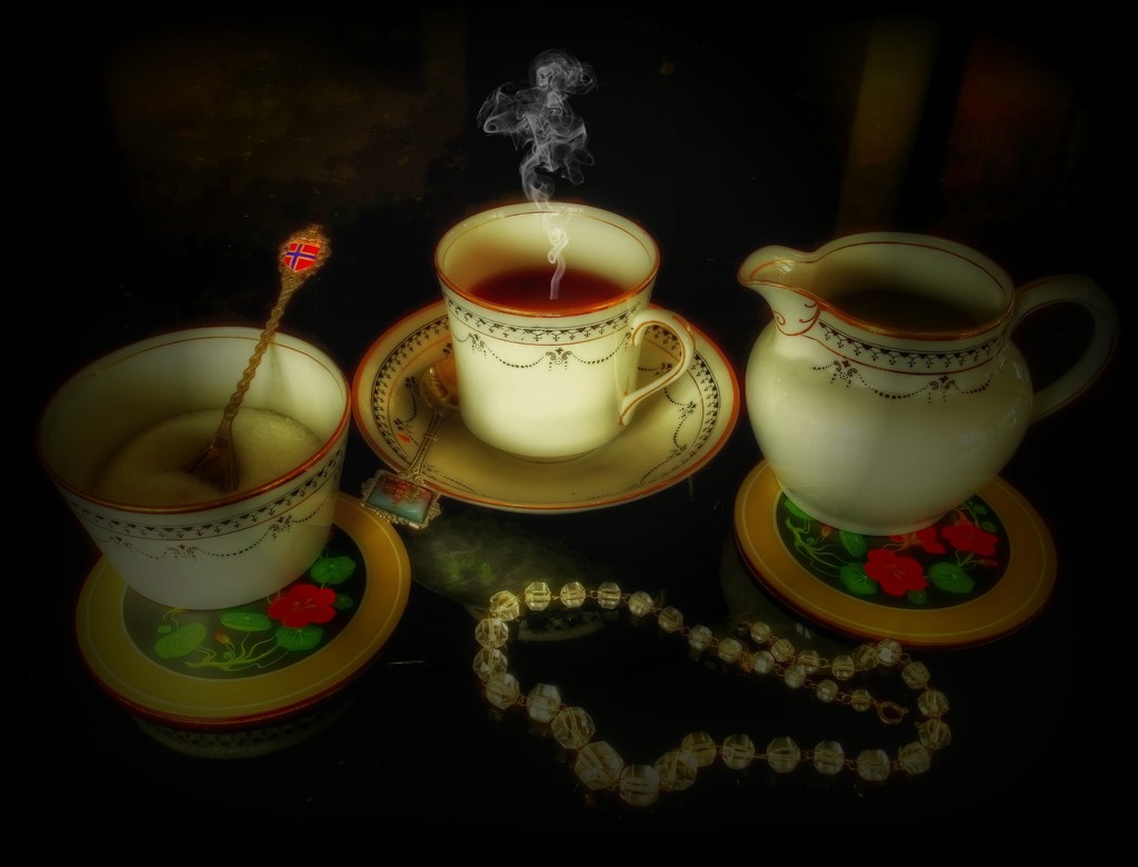 Tea, Madame? by maggiemae