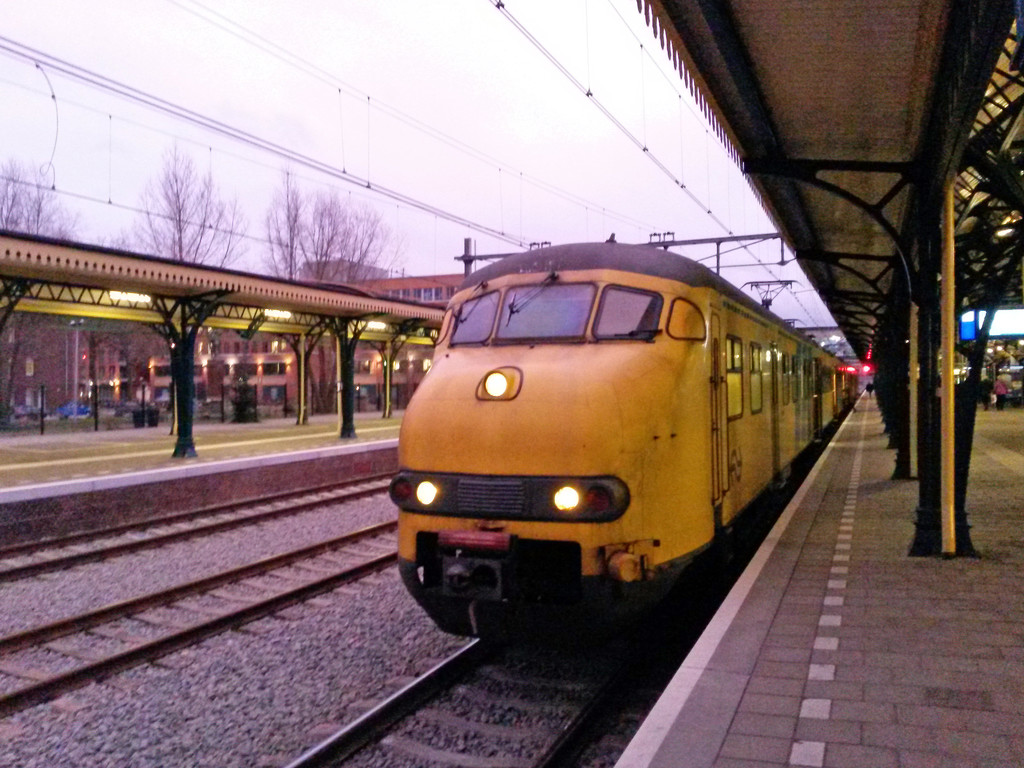 's-Hertogenbosch - Station by train365