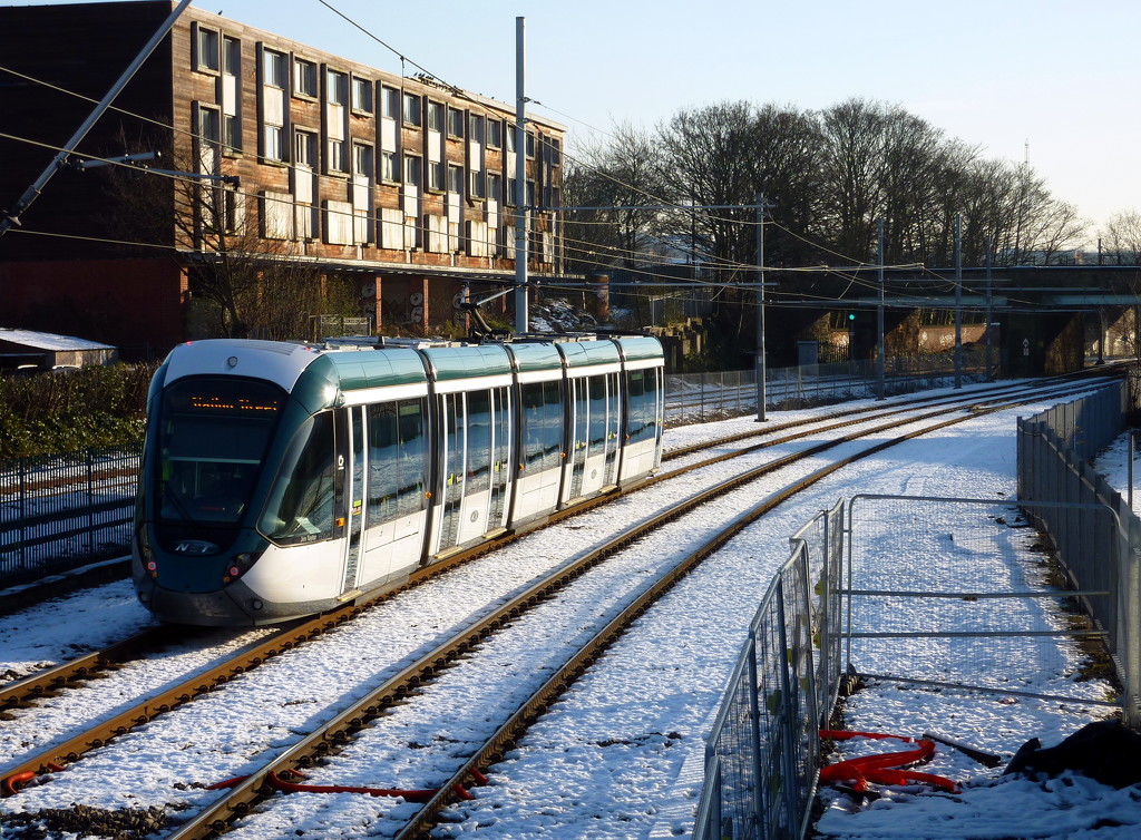 The snow tram  by phil_howcroft