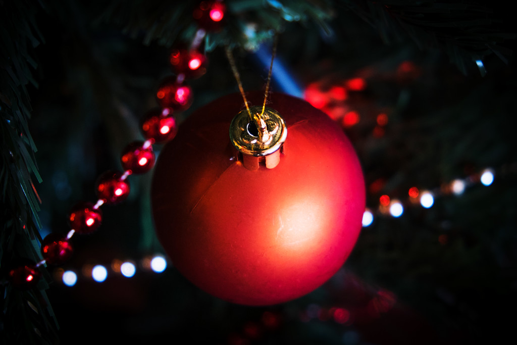 Day 358, Year 2 - Christmas Bauble by stevecameras