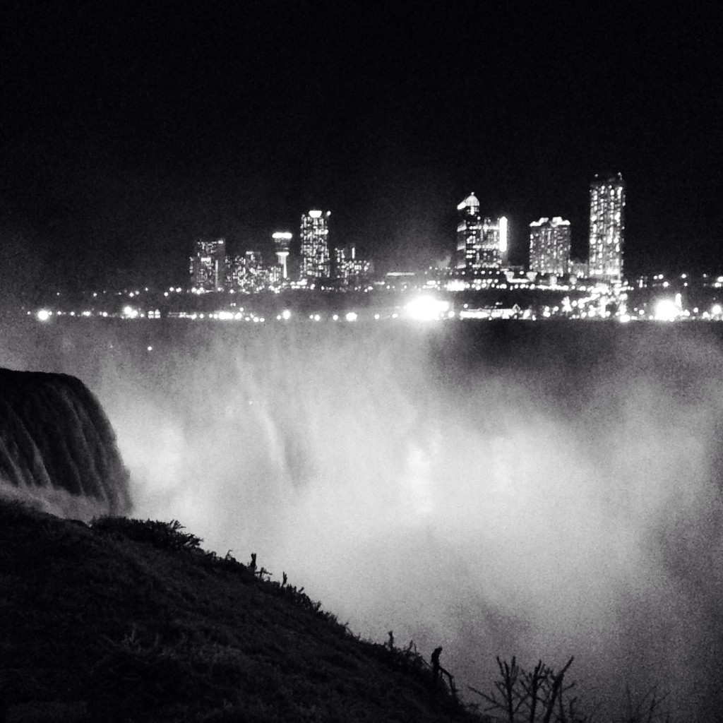 Niagara Falls by sarahabrahamse