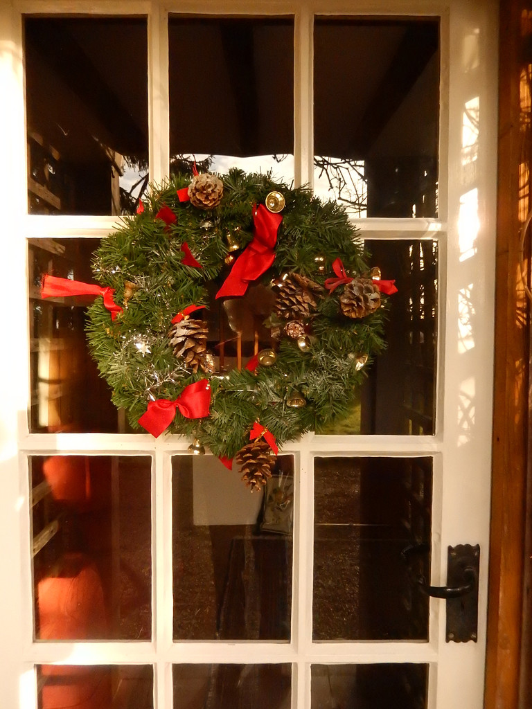 Christmas wreath .. by snowy