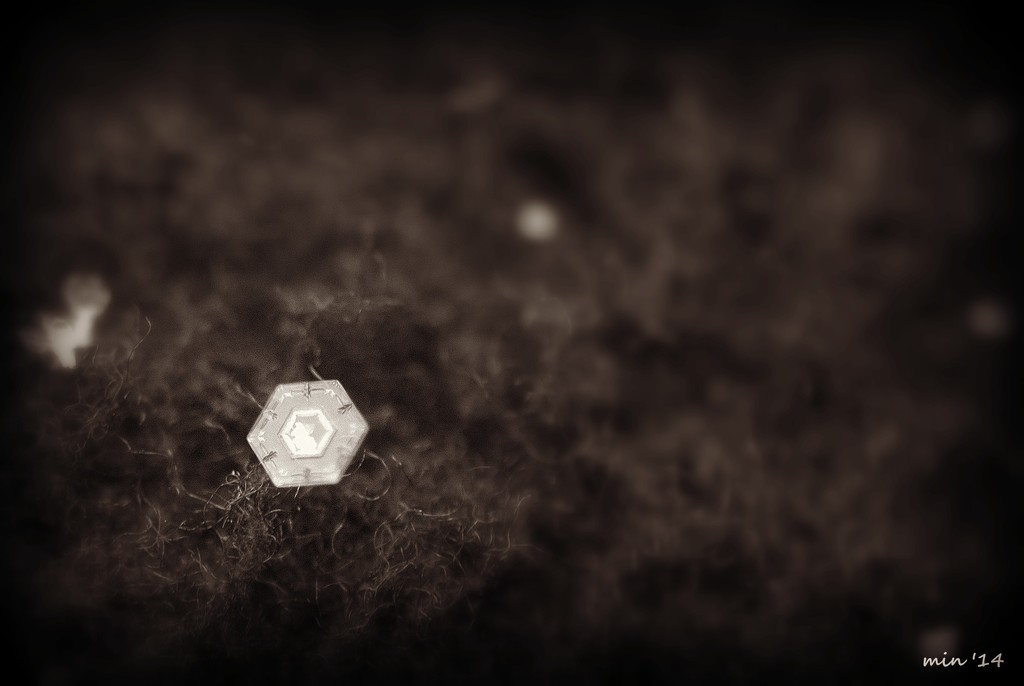 Hexagon Snowflake by mhei