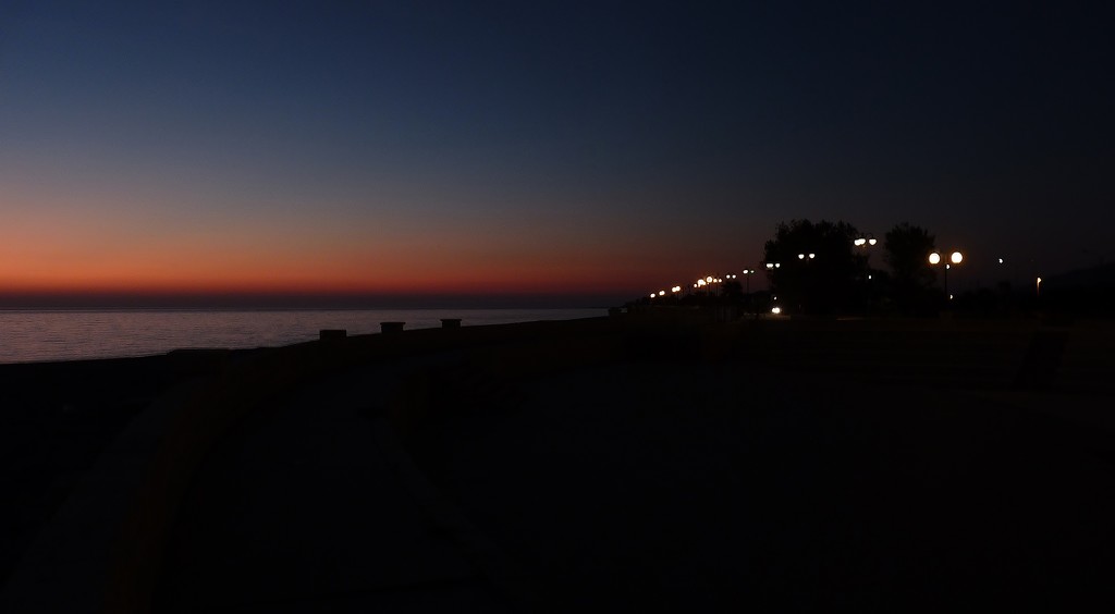 Coastal sunset by lellie