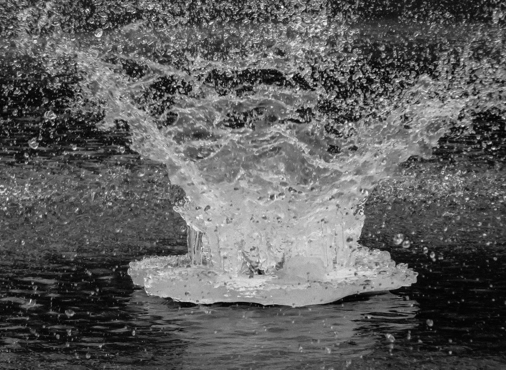 Water Explosion by milaniet
