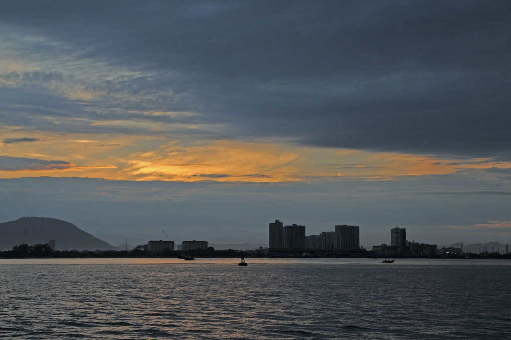 Dawn sky Perai by ianjb21