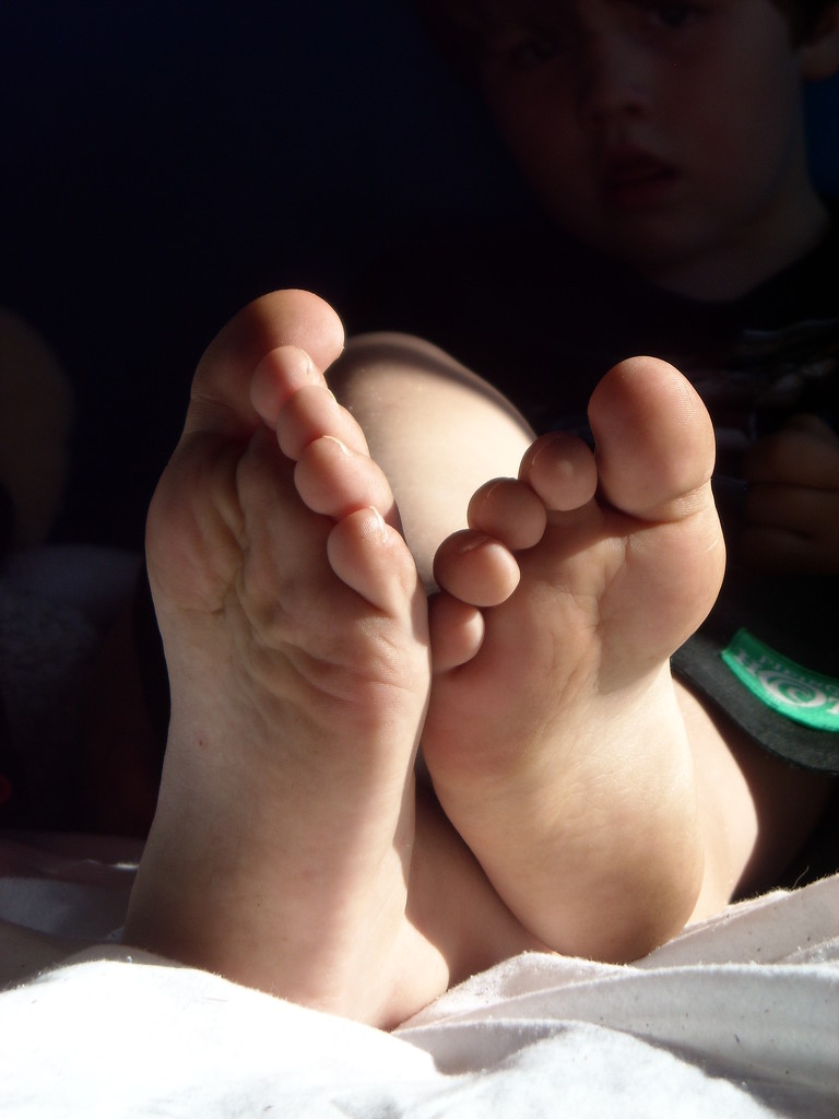My baby feet by wenbow