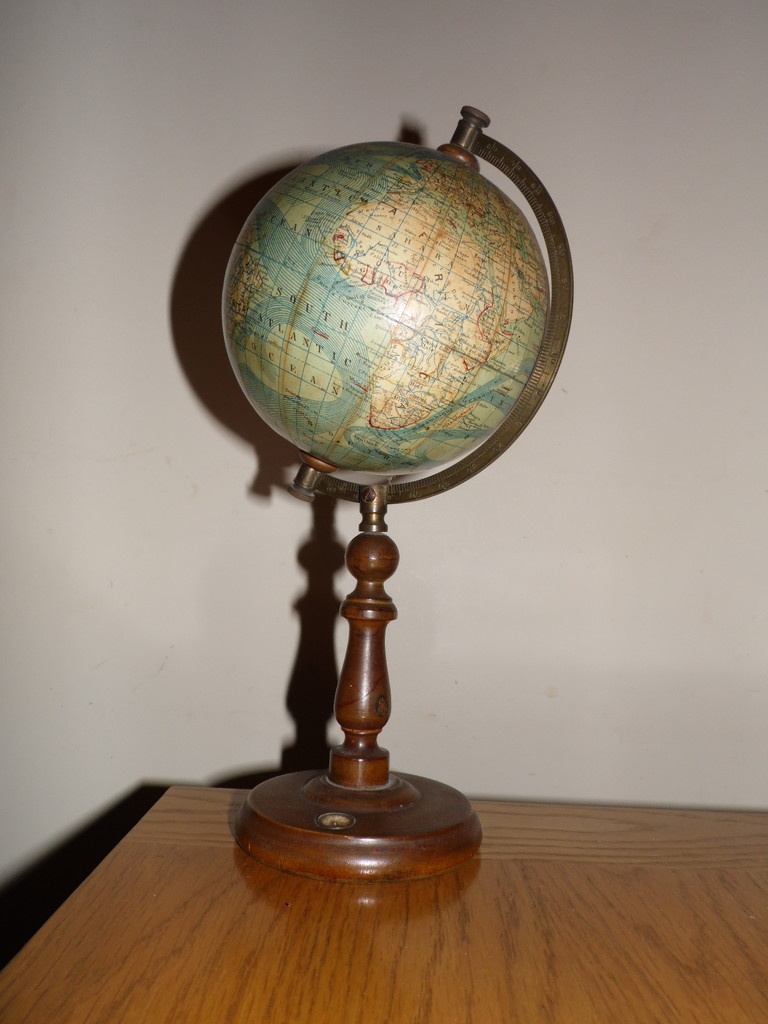 Globe by dragey74