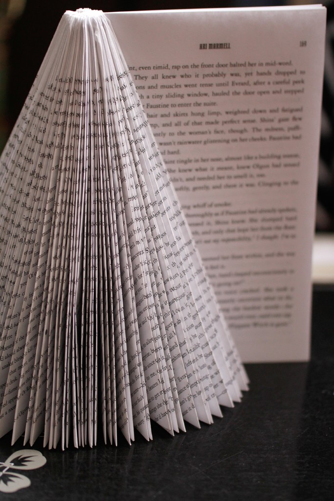 Book Tree by bizziebeeme
