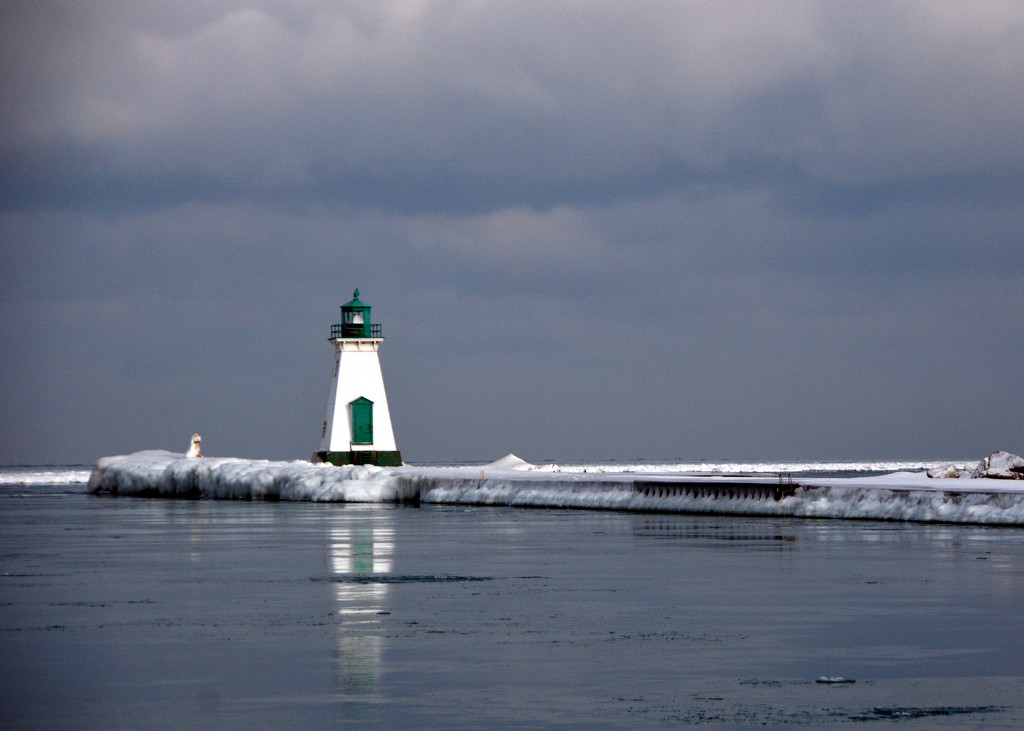 Lighthouse Reflection by jayberg