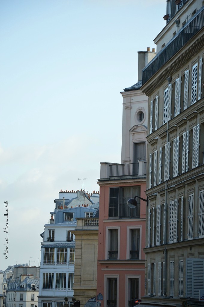 rue Notre Dame de Lorette by parisouailleurs
