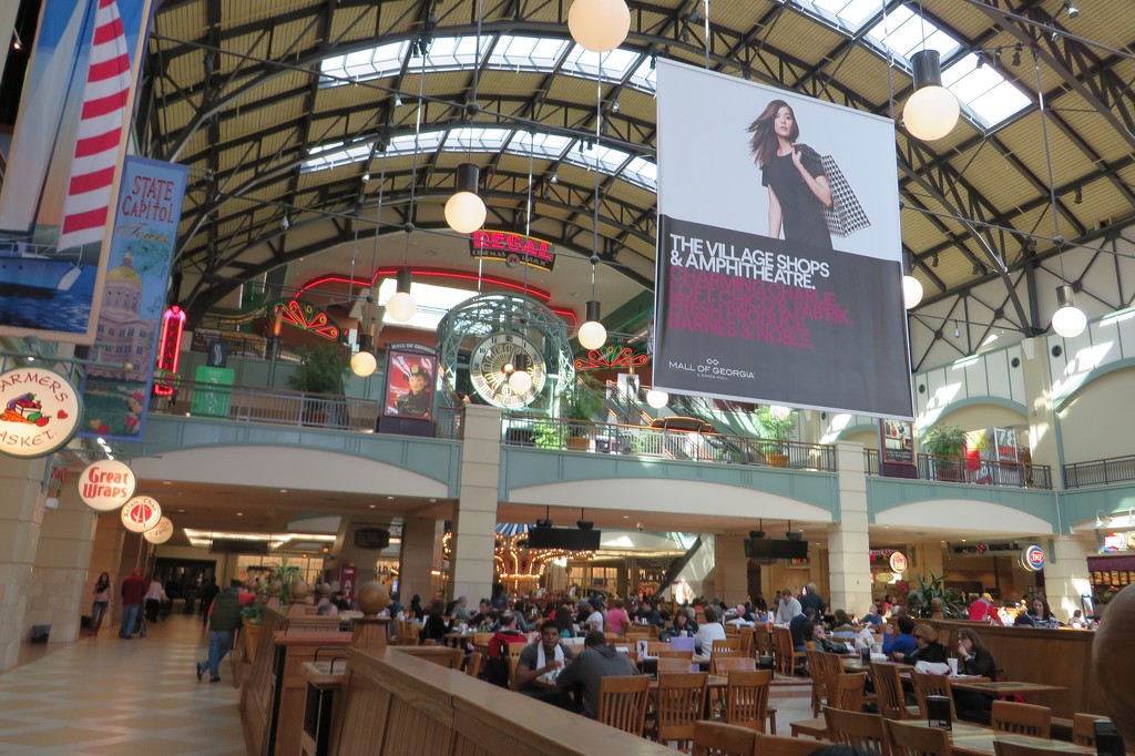 Mall of Georgia food court by margonaut