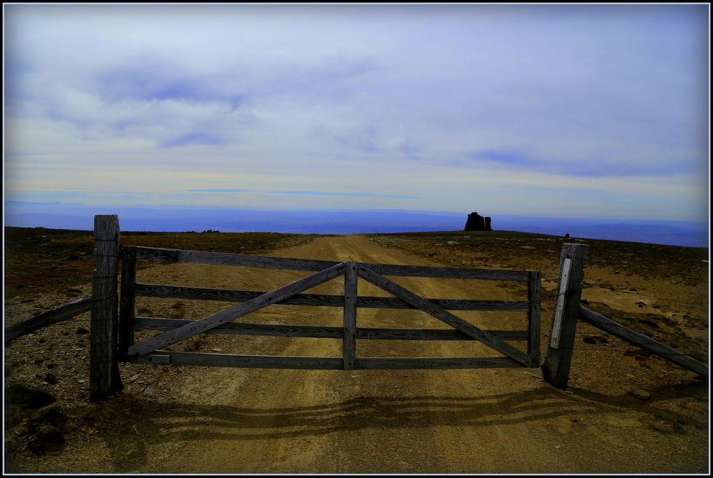 The old gate by dide