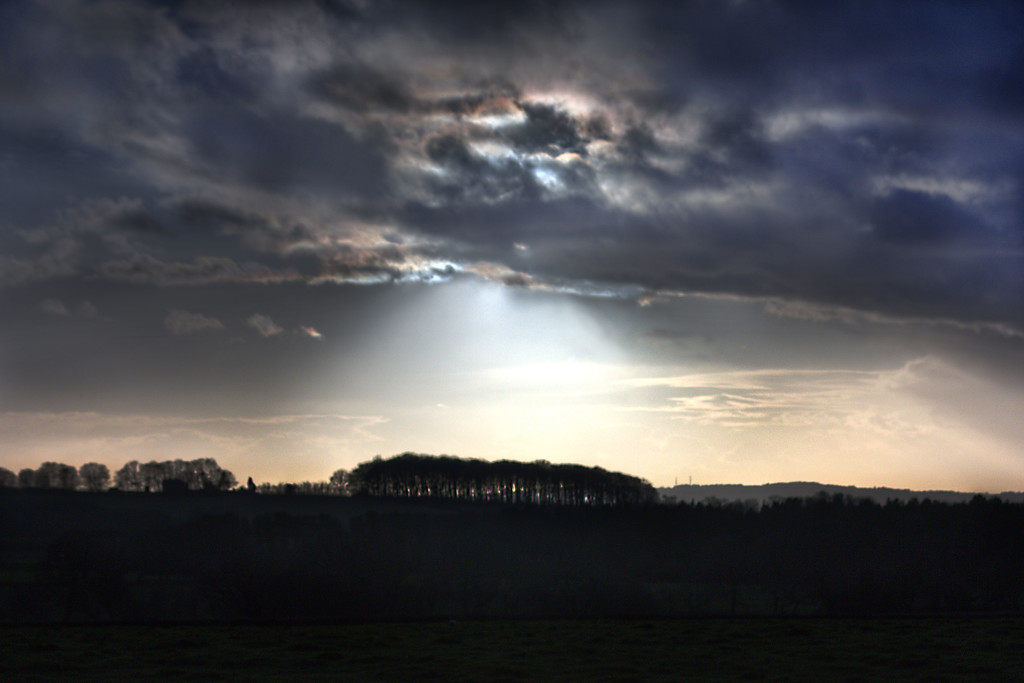 Illuminated Horizon. by gamelee