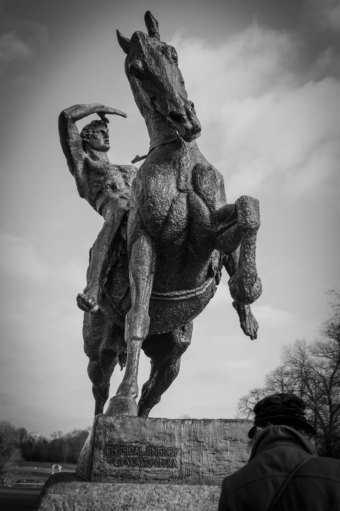Statue in Kensington Gardens by susie1205