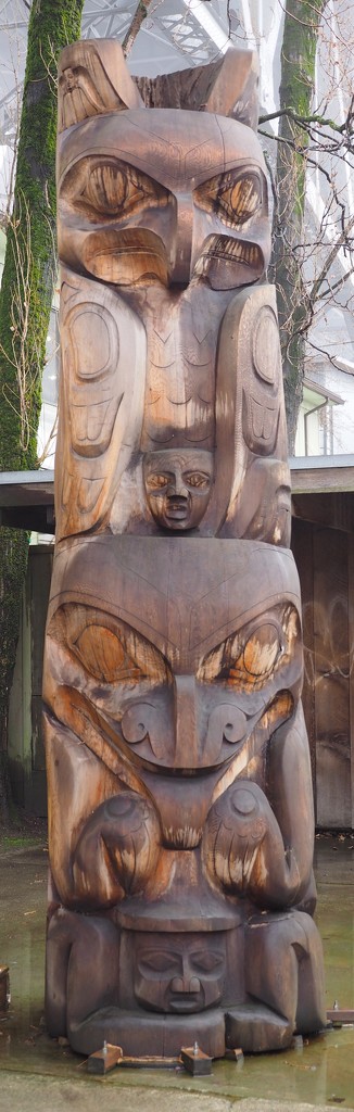 West Coast Totem Pole by selkie