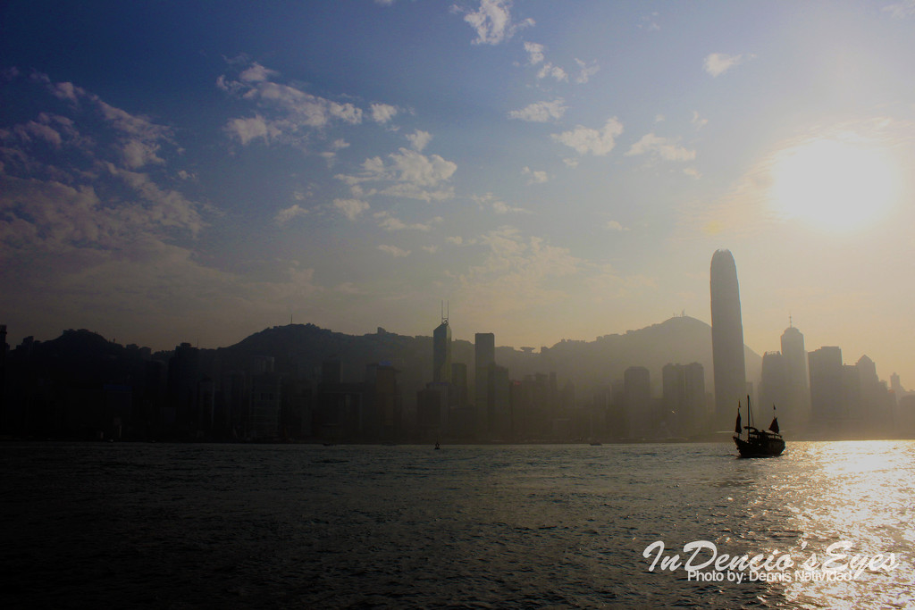 Sunset at Victoria Harbour by iamdencio