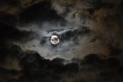 5th Mar 2015 - Cloudy Moon