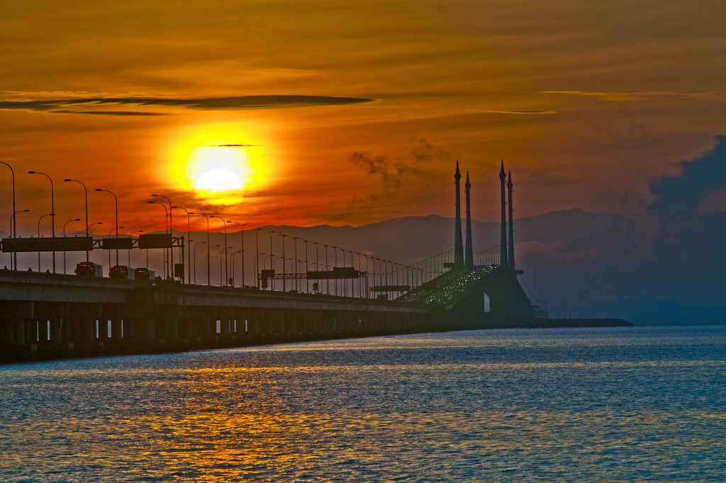 Sunrise penang bridge  by ianjb21