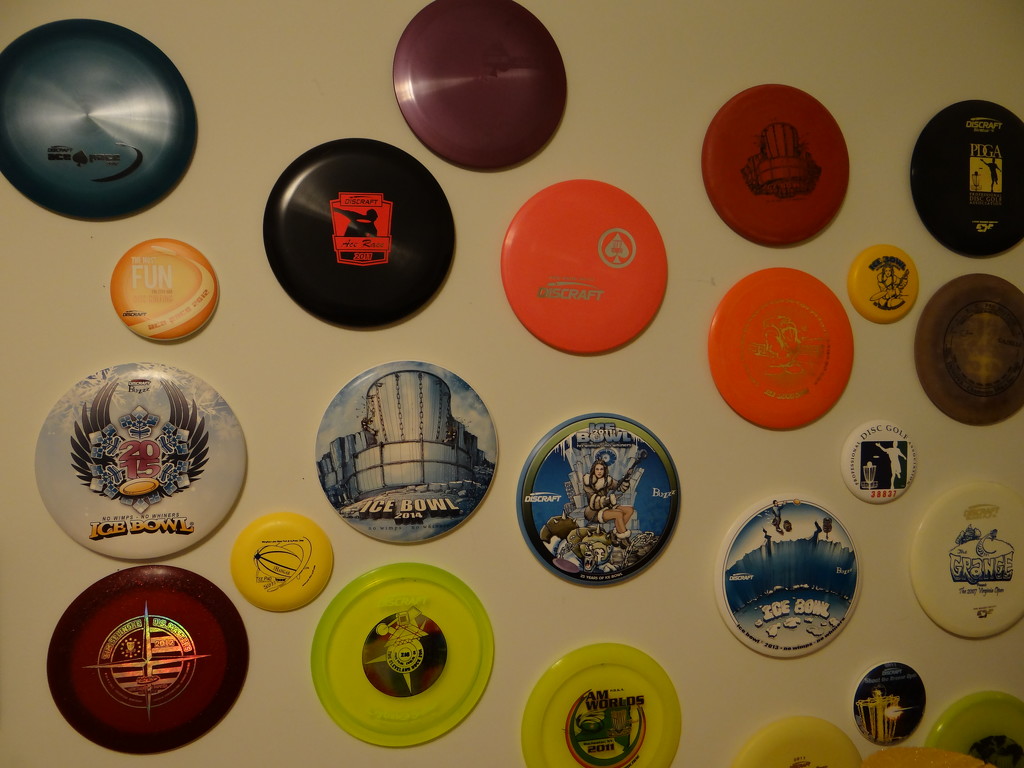 I also collect Disc Golf Disc by brillomick