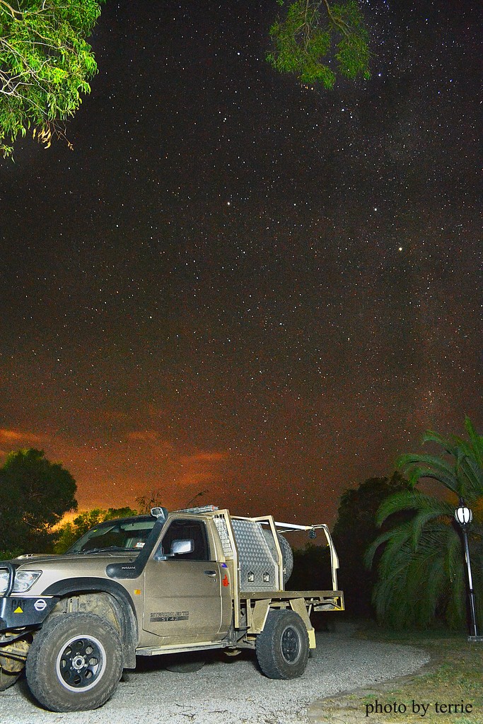 Nissan & night sky by teodw