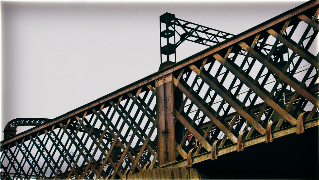 ~lattice girder trusses on the Meadowbank Bridge~ by annied