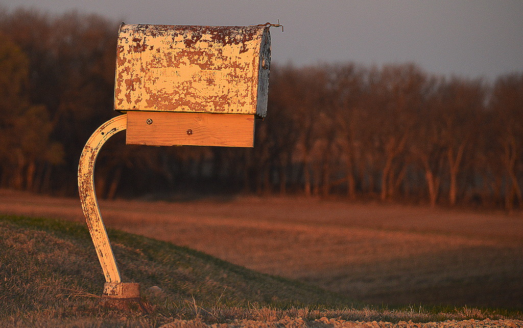 Rusty Mailbox by kareenking