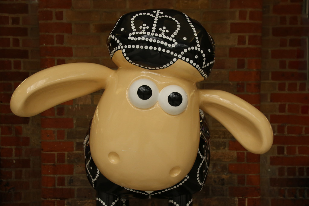 Shaun in the City - Pearly King by bizziebeeme