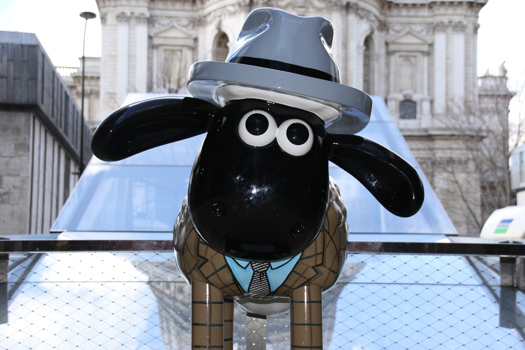 Shaun the Sheep in London by bizziebeeme
