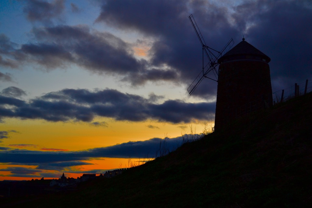 The last windmill in Fife by tomdoel