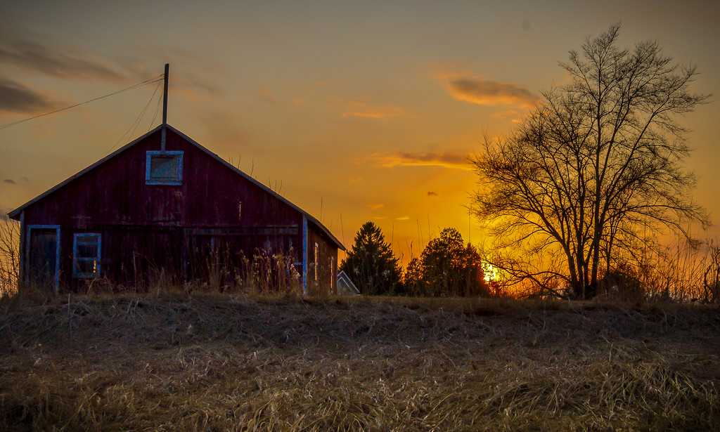 sunset barn by myhrhelper
