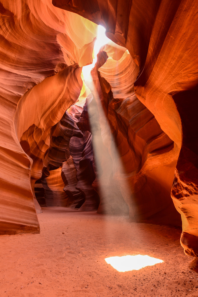 Ray of Sunshine in Antelope Canyon by kathyladley