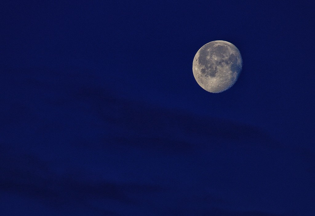 Obligatory Moon Image by sbolden