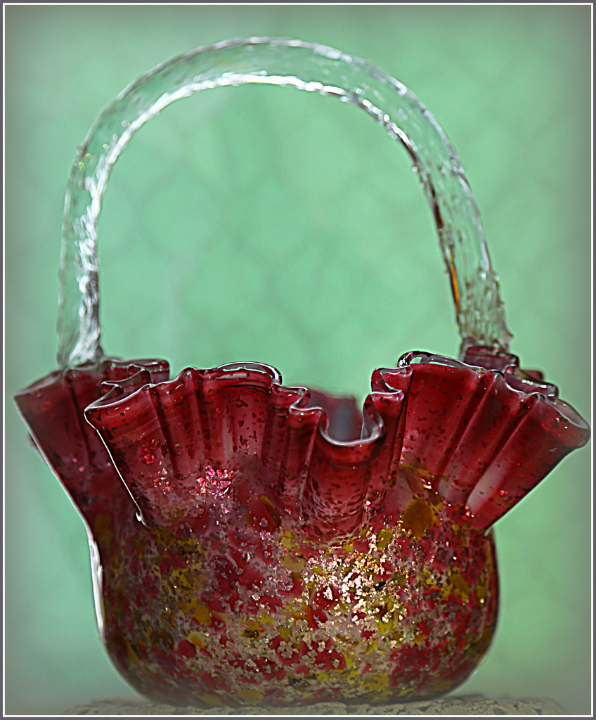 The glass basket by dide