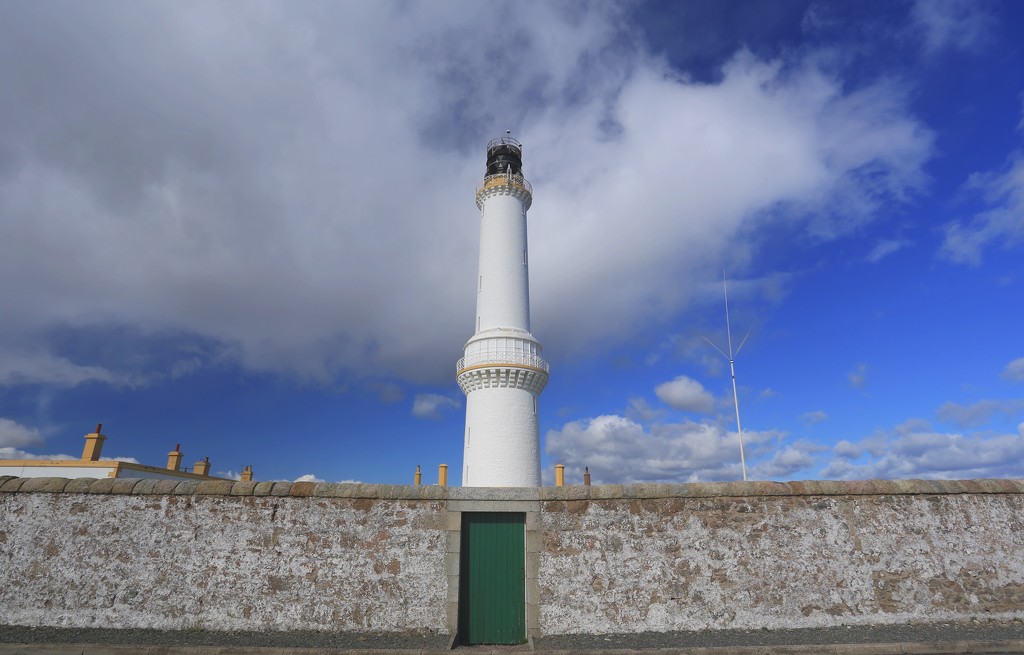 Girdle Ness Lighthouse by lifeat60degrees