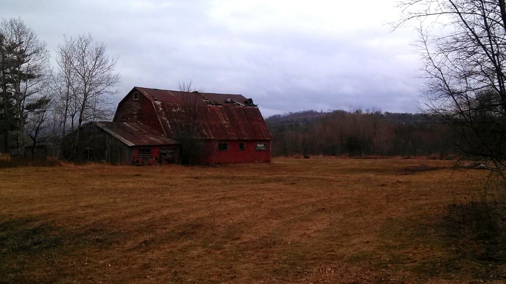 Red Barn by lifepause