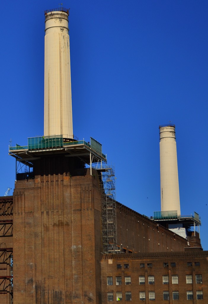 Battersea power station by tomdoel