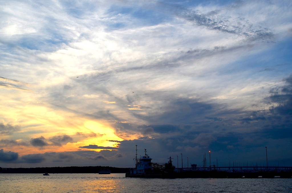 Sunset over Charleston Harbor at The Battery, Charleston, SC by congaree