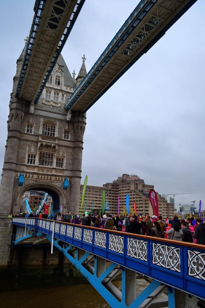 London Marathon and Tower Bridge by tomdoel