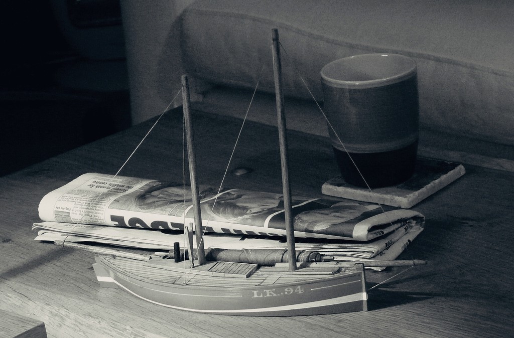 Paper boat by sabresun
